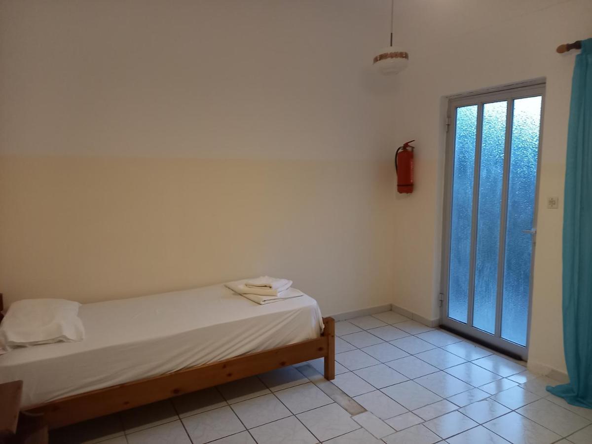 Dionisis Apartments Agia Efimia Exterior photo